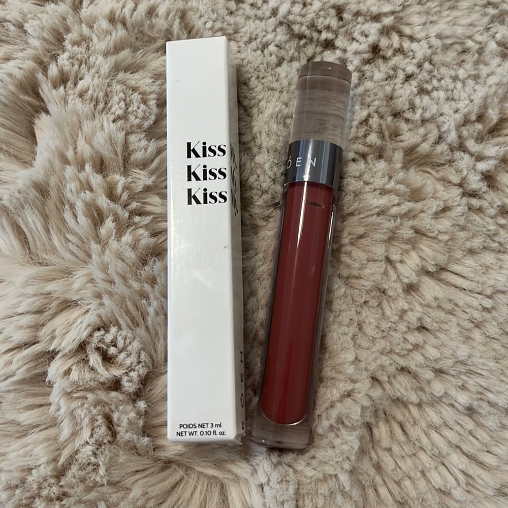 Roen Beauty Liquid Lip Balm in “Charlie”